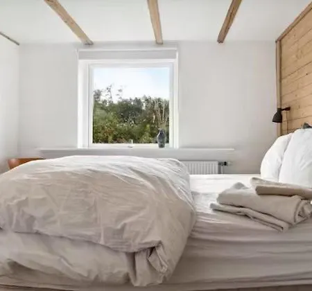 Lindelse - Fisherhouse & Guesthouse With Private Pier & Beach
