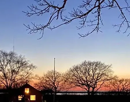 Lindelse - Fisherhouse & Guesthouse With Private Pier & Beach *
